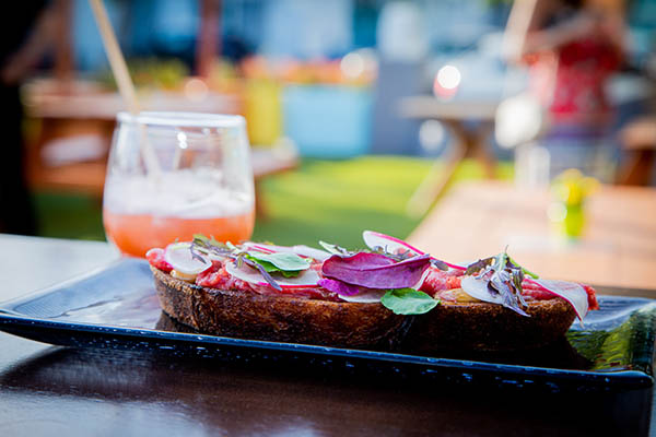 nostalgia-bar-lounge