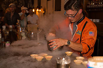 art-beyond-the-glass-v-dine