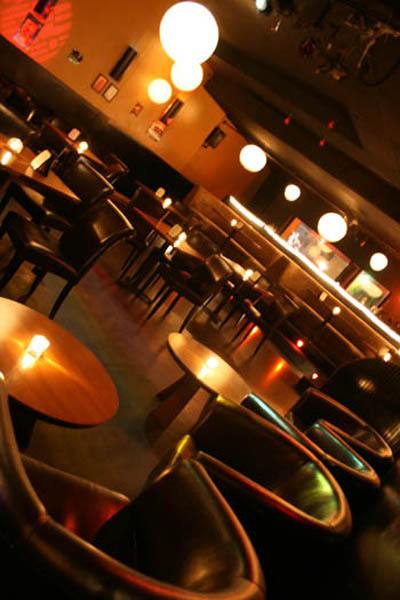 dakota lounge review