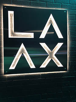 la-ax-axe-throwing
