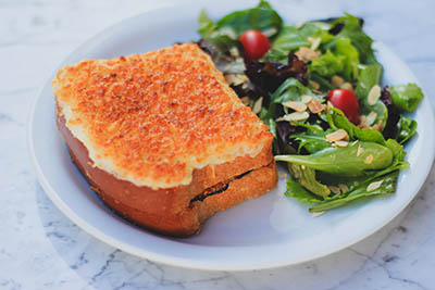 l'amande-dine-review