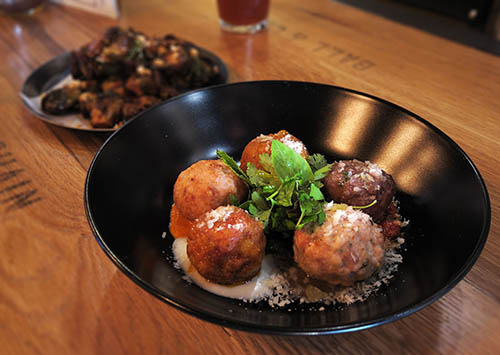 ball-chain-dine-review